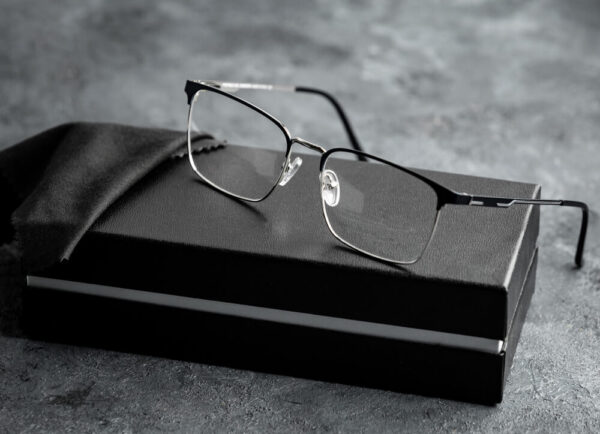 EliteEdge Premium Reading Glasses - Image 2